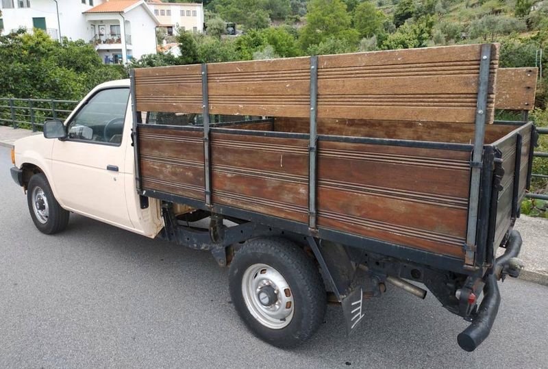 Nissan Pickup • 1996 • 190,000 km 2