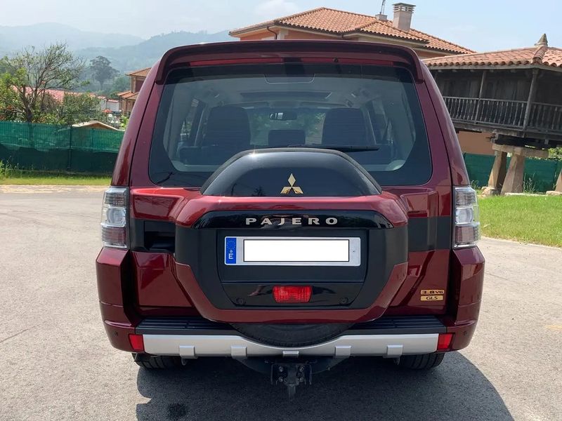 Mitsubishi Pajero • 2017 • 128,200 km 9