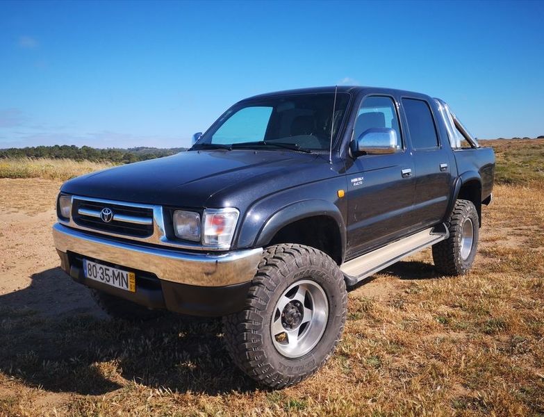Toyota Hilux • 1999 • 256,000 km 1