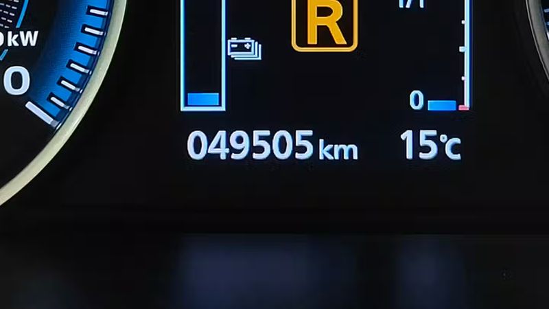 Mitsubishi Eclipse Cross • 2023 • 49,505 km 10