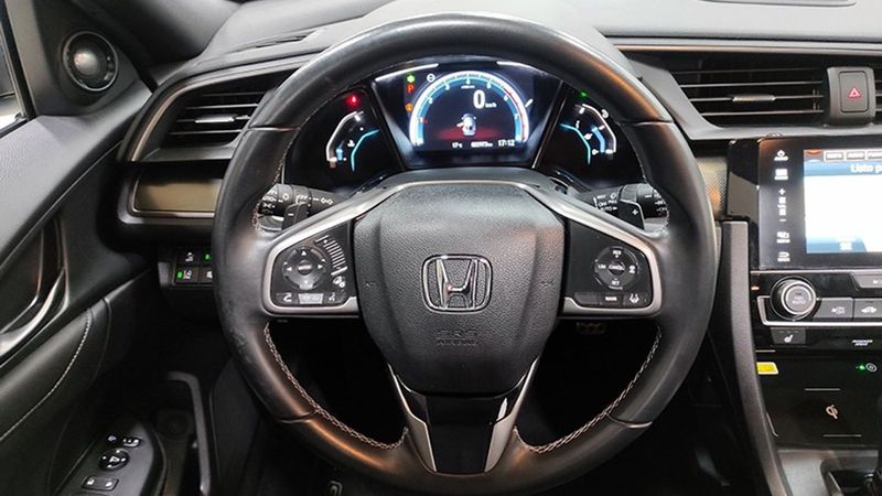 Honda Civic • 2019 • 23,523 km 12