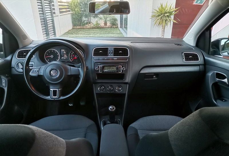 Volkswagen Polo • 2010 • 199,999 km 5