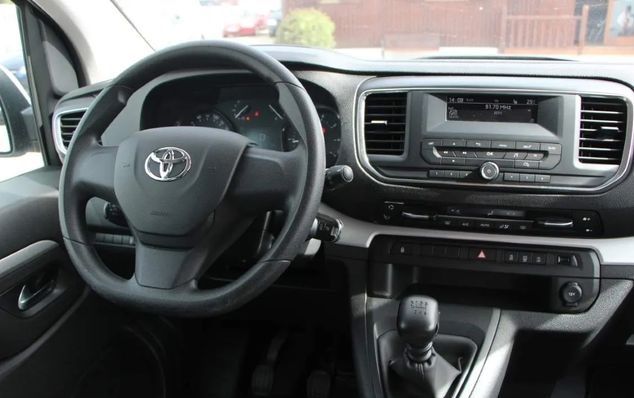 Toyota Verso • 2020 • 158,000 km 7