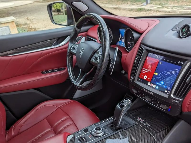 Maserati Levante • 2018 • 41,800 km 15