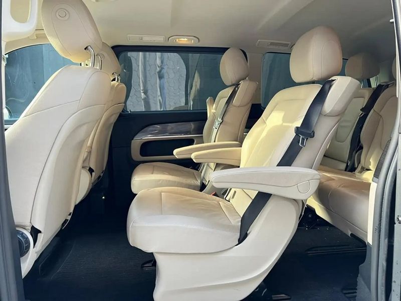 Mercedes-Benz 210 Van • 2019 • 67,000 km 8