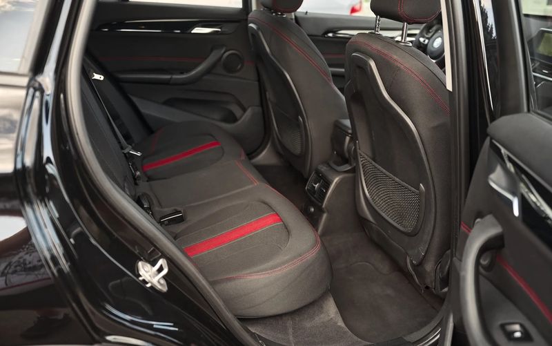 BMW X1 • 2015 • 193,000 km 15