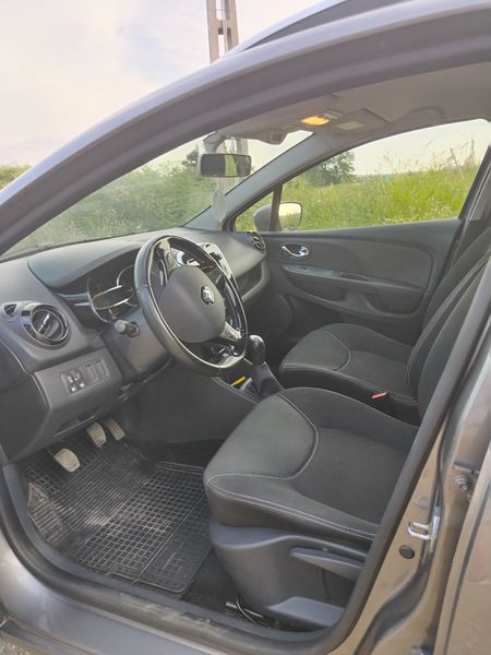 Renault Clio Grandtour • 2013 • 121,900 km 2