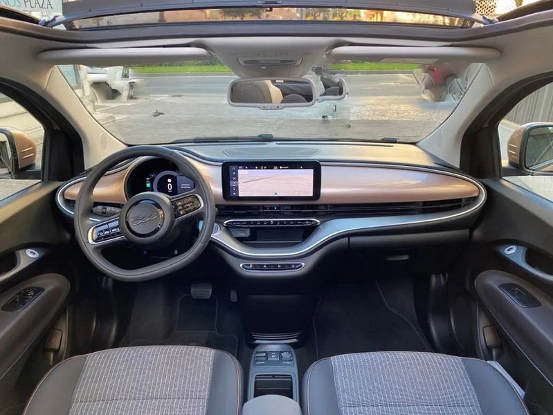 Fiat 500e • 2021 • 43,200 km 2