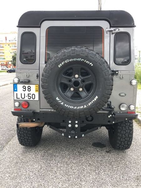 Land Rover Defender • 2011 • 9,300 km 3