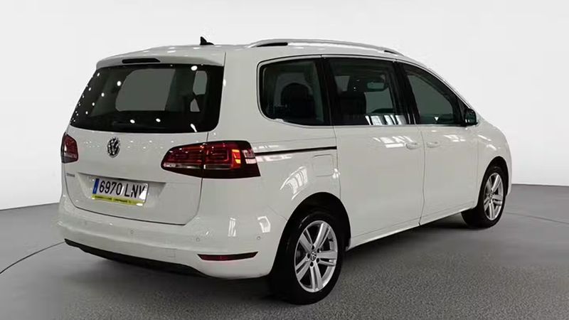 Volkswagen Sharan • 2021 • 121,355 km 3