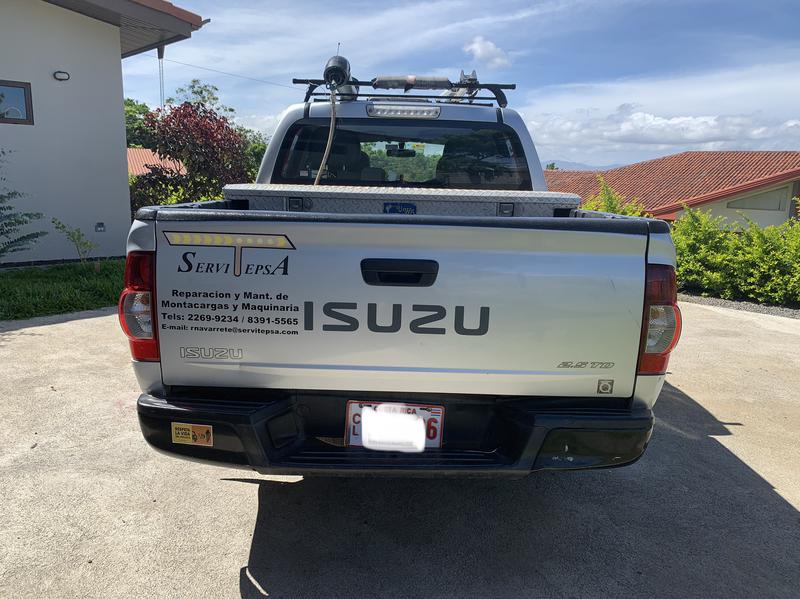 Isuzu D-MAX • 2011 • 228,000 km 1