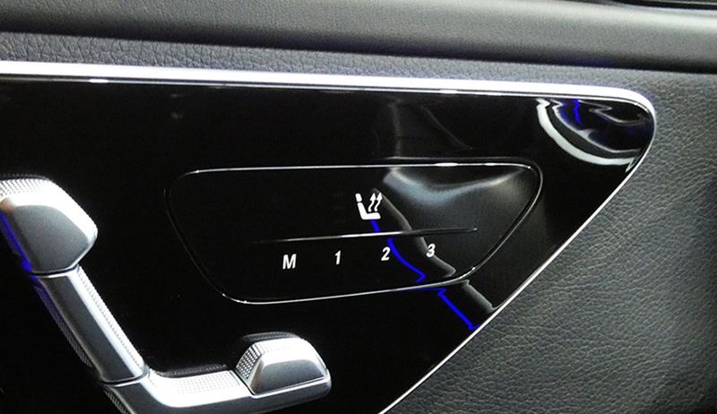 Mercedes-Benz C-Class • 2023 • 39,000 km 7