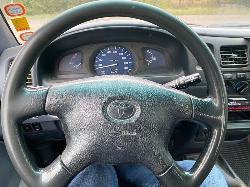 Toyota Hilux • 2002 • 395,000 km 8