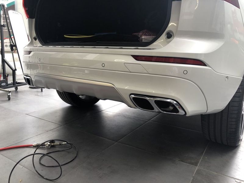 Volvo XC60 • 2018 • 52,000 km 4