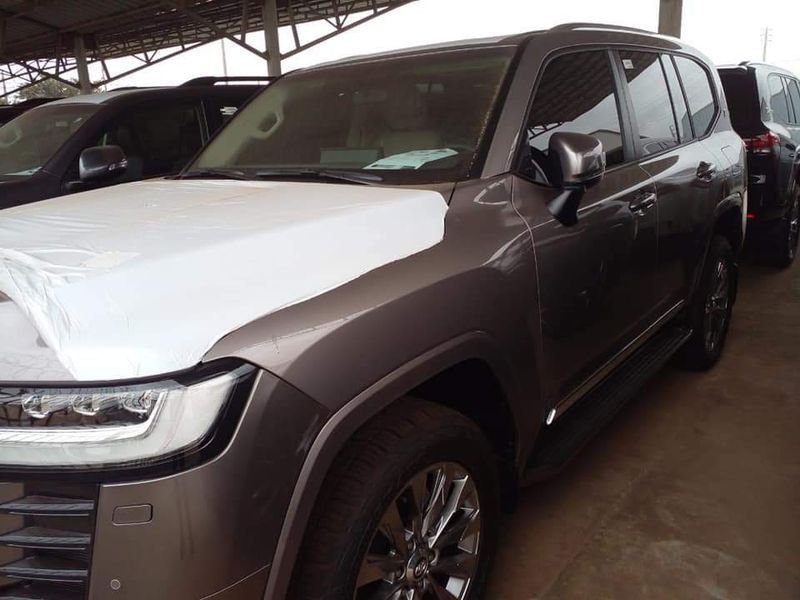 Toyota Land Cruiser • 2018 • 50,000 km 1