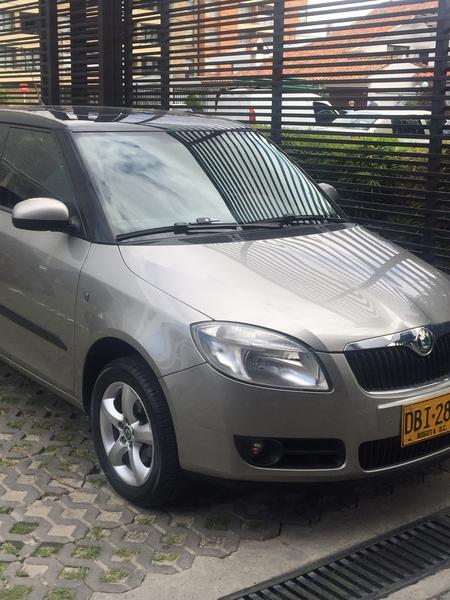 Škoda Fabia • 2009 • 140,000 km 2