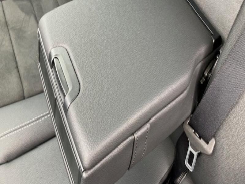 Mercedes-Benz E-Class • 2020 • 30,038 km 26