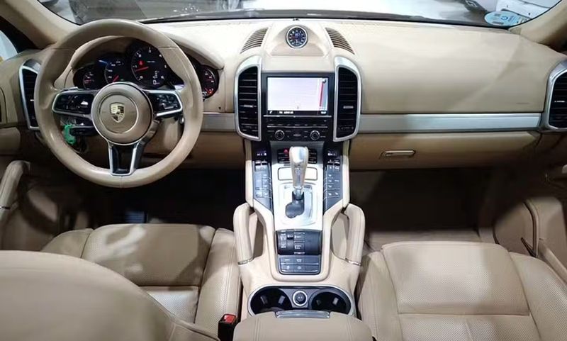 Porsche Cayenne • 2015 • 48,199 km 6