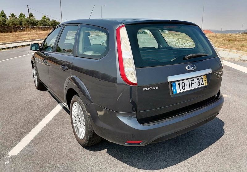 Ford Focus • 2009 • 200,000 km 3