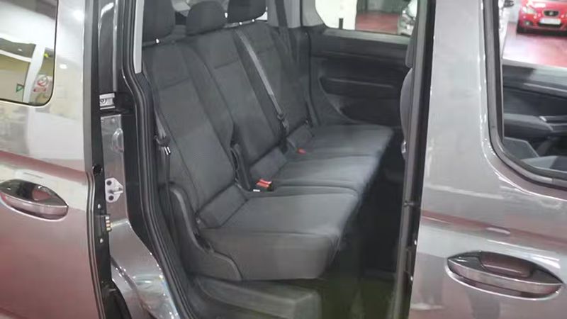 Volkswagen Caddy • 2021 • 44,361 km 14