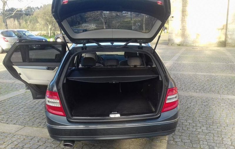 Mercedes-Benz C • 2002 • 249,999 km 2