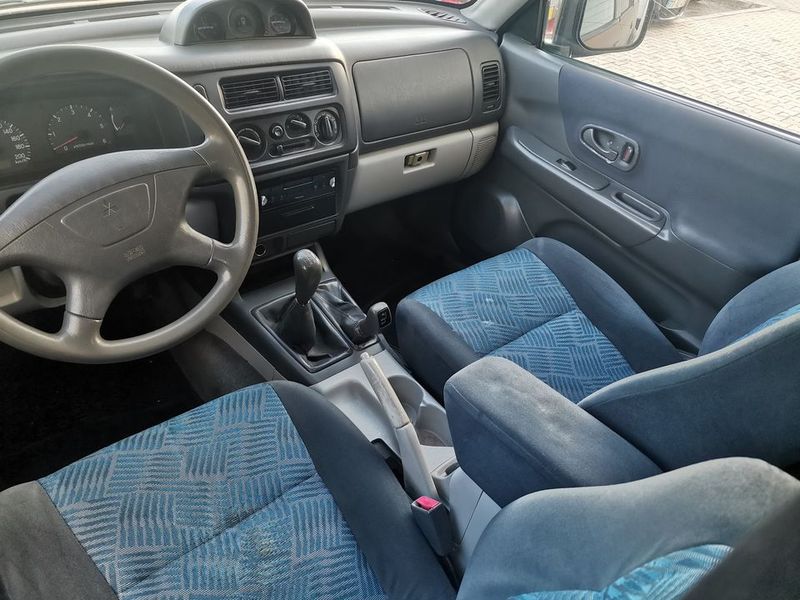 Mitsubishi Pajero Wagon • 2001 • 166,000 km 8