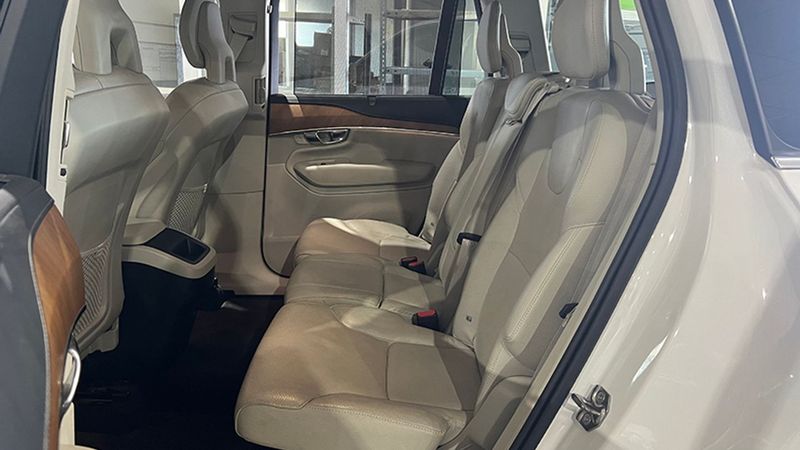 Volvo XC90 • 2021 • 48,935 km 14