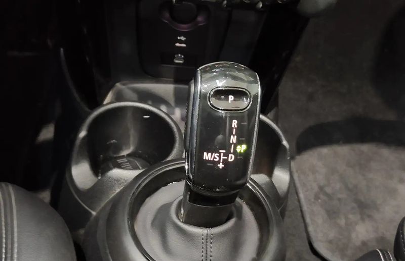 MINI Convertible • 2023 • 37,054 km 3