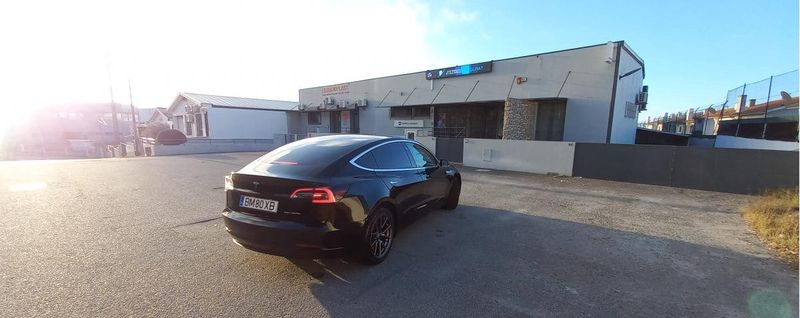 Tesla Model 3 • 2019 • 170,000 km 3