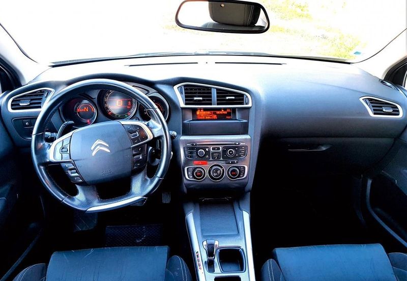 Citroën C4 • 2012 • 200,000 km 5