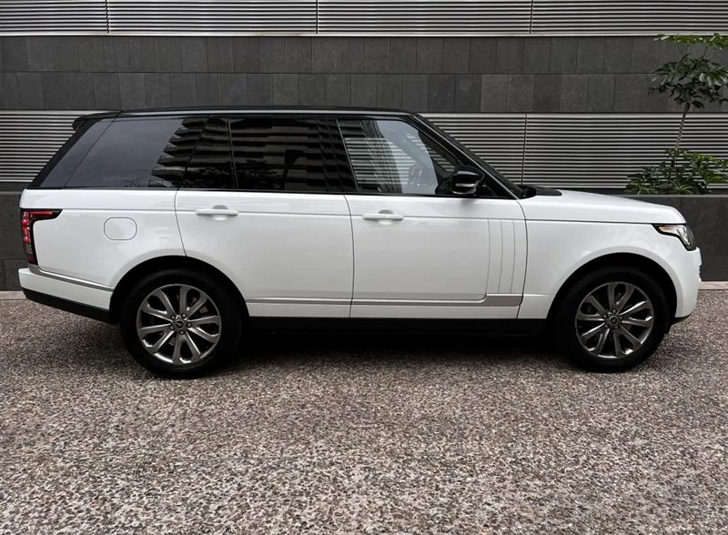 Land Rover Range Rover • 2013 • 156,000 km 8