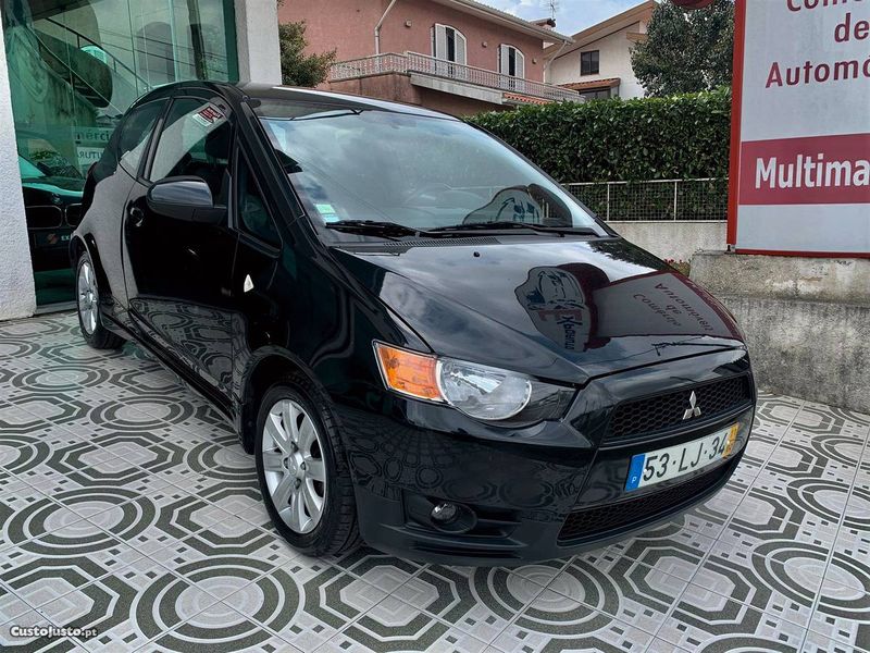 Mitsubishi Colt • 2011 • 90,000 km 1