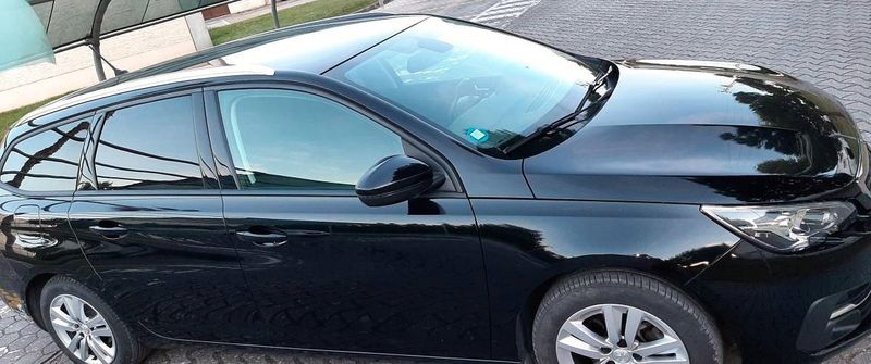 Peugeot 308 • 2018 • 59,999 km 3