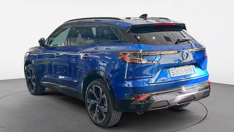 Renault Captur • 2024 • 6,036 km 2