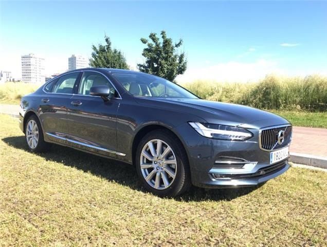 Volvo S90 • 2017 • 91,800 km 1