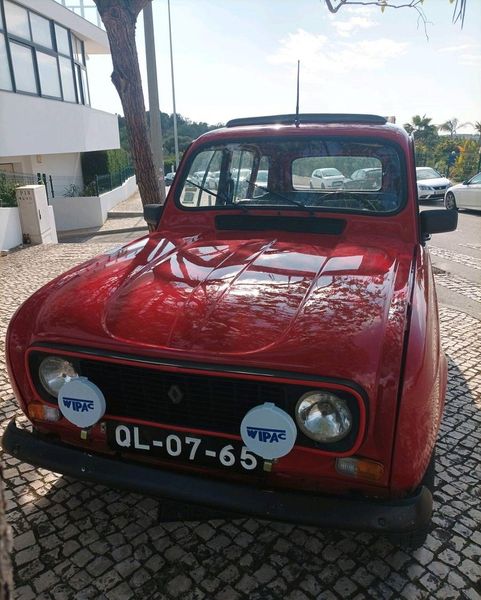 Renault 10 • 1988 • 4,999 km 1