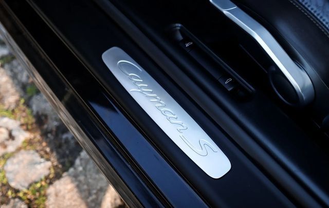 Porsche Cayman • 2009 • 129,000 km 17