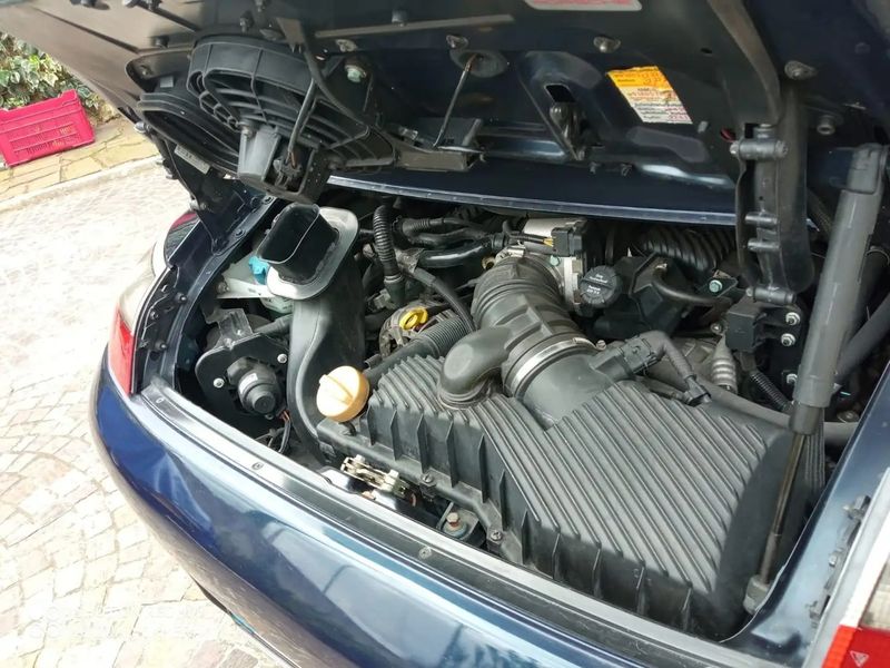 Porsche 911 • 1999 • 124,000 km 13