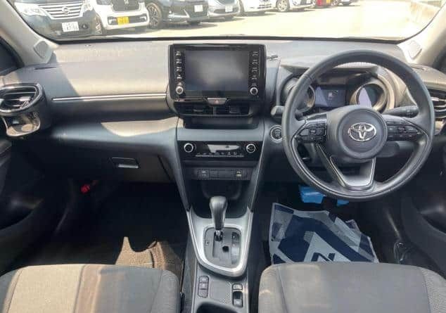 Toyota Yaris Hatchback • 2023 • 22,000 km 3