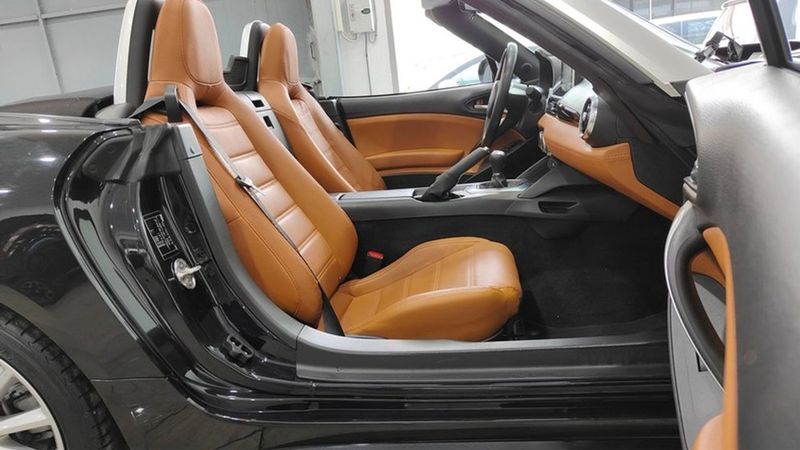 Fiat 124 Spider • 2018 • 38,900 km 8