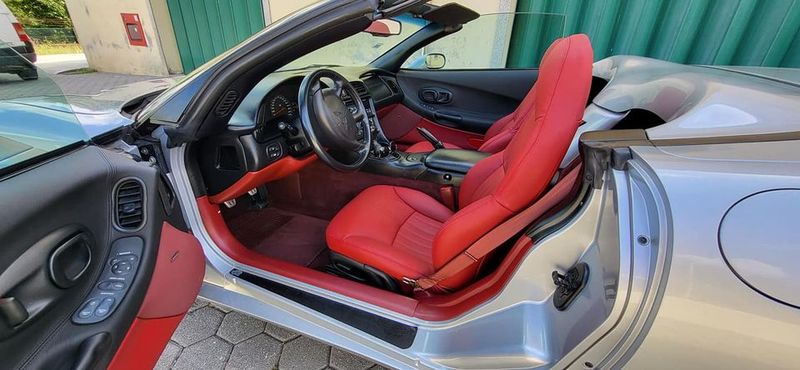 Chevrolet C-10 • 1999 • 125,000 km 3