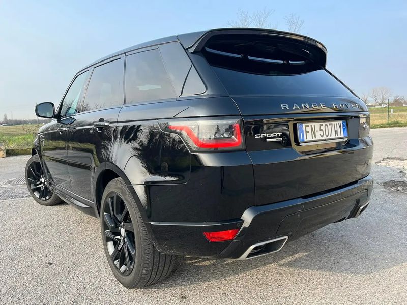 Land Rover Range Rover Sport • 2018 • 180,000 km 3