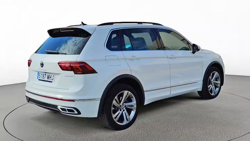 Volkswagen Tiguan • 2023 • 24,500 km 2