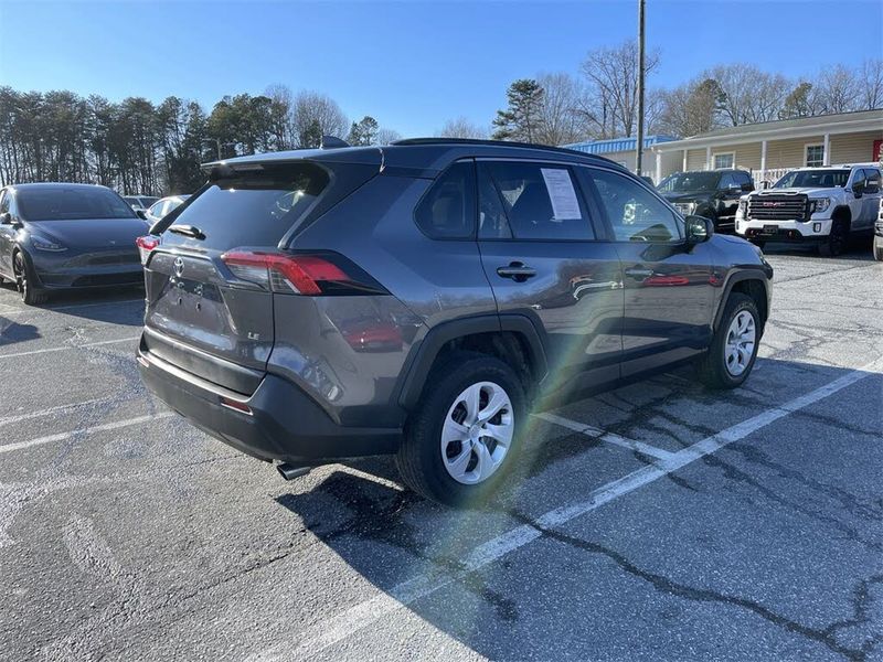 Toyota RAV4 • 2019 • 40,000 km 2