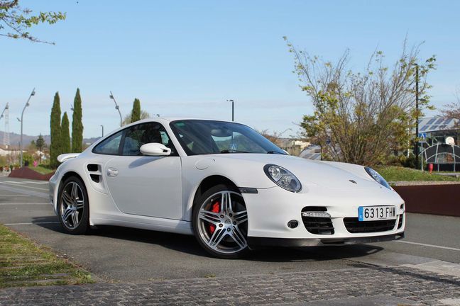 Porsche 911 Turbo • 2006 • 122,500 km 2