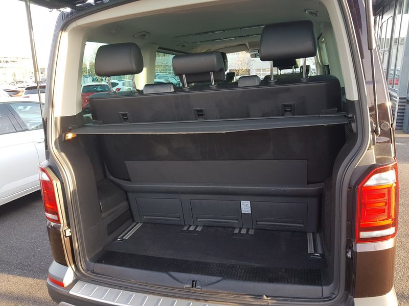 Volkswagen Caravelle • 2017 • 141,000 km 4