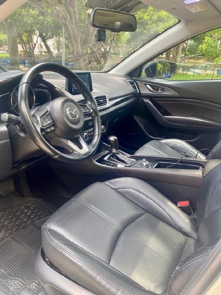 Mazda 3 • 2020 • 49,000 km 6