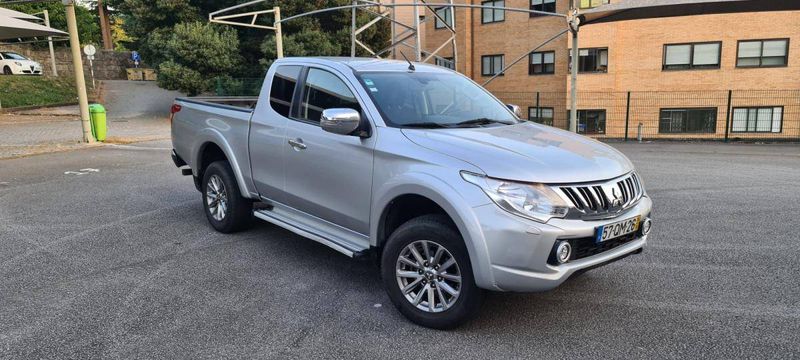 Mitsubishi L200 • 2015 • 290,000 km 2