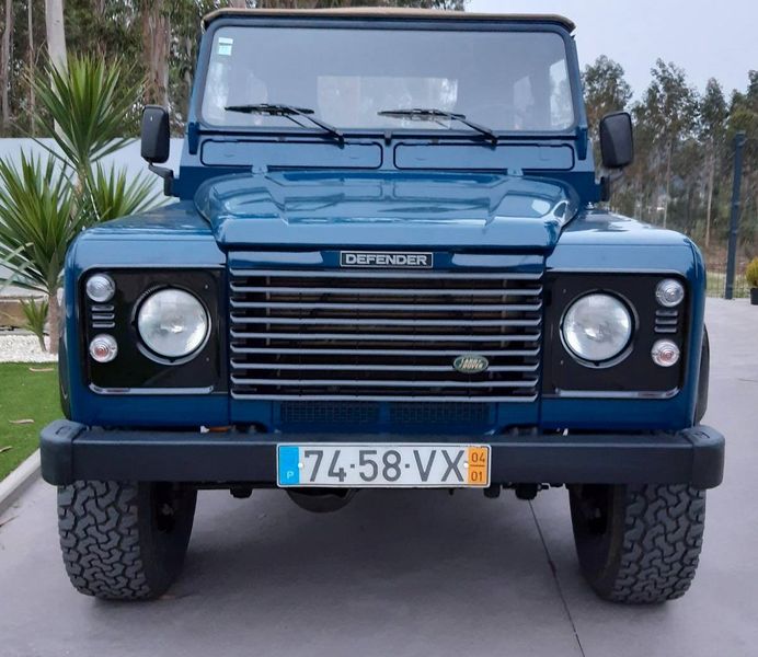 Land Rover Defender • 2004 • 150,000 km 1
