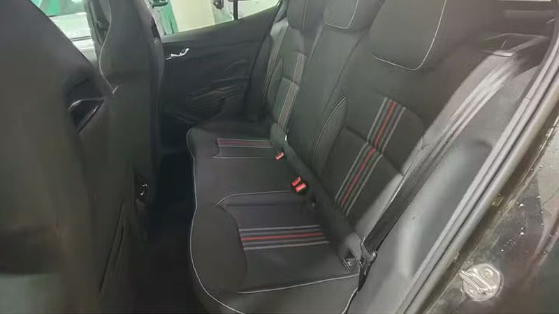 Škoda Fabia • 2022 • 67,247 km 11